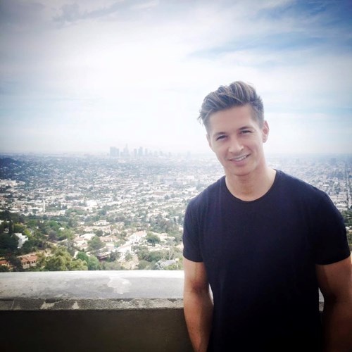 chang phong vien dien trai nhat hanh tinh anh 9