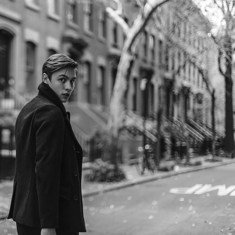 nguoi mau Tay dien trai anh 10