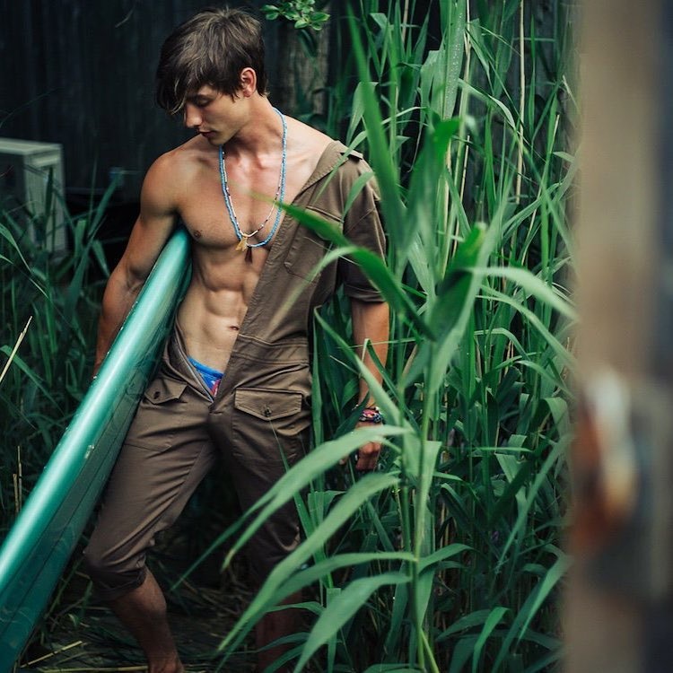 nguoi mau Tay dien trai anh 6