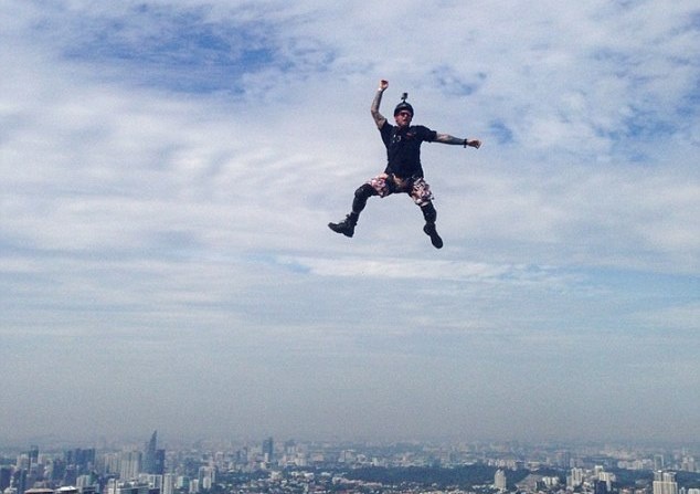 Muon kieu bay tu do tren bau troi Kuala Lumpur hinh anh