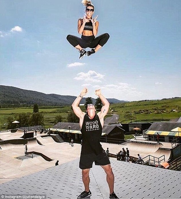 cap doi bieu dien dep mat anh 3