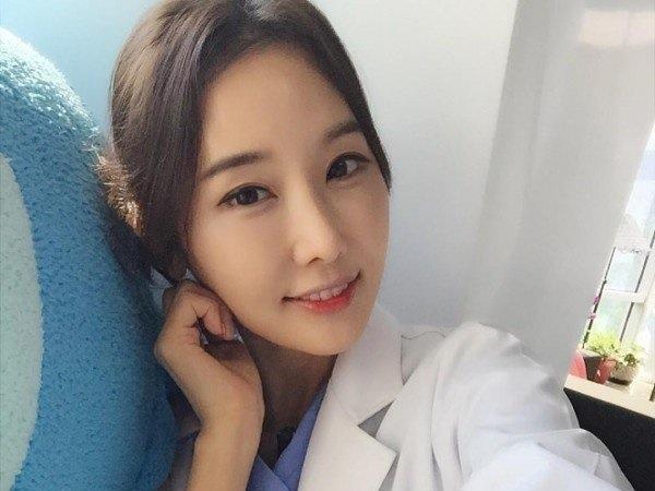 Nhan sac cua ba me U50 tre dep nhu thieu nu hinh anh