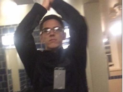 Trao luu tung dien thoai chup selfie cua gioi tre the gioi hinh anh