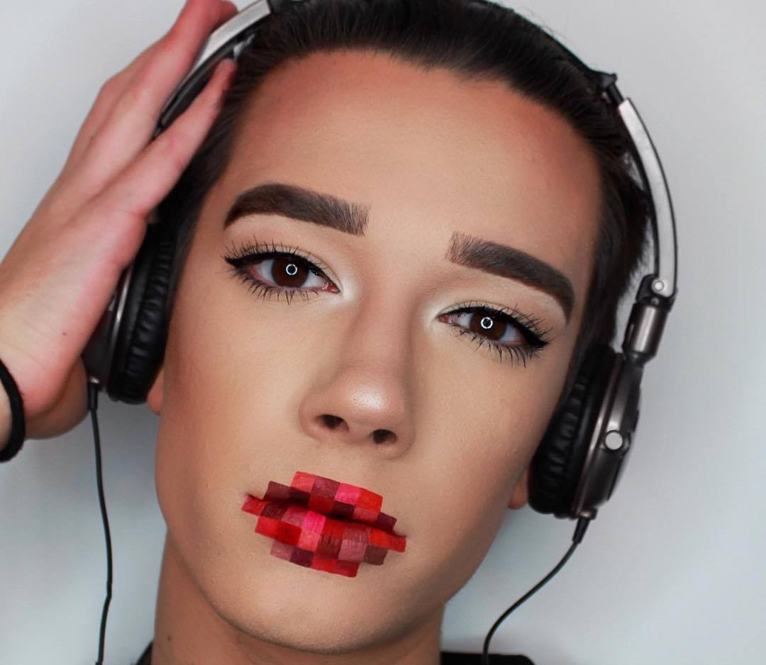 James Charles the hien tai trang diem khong can co hinh anh