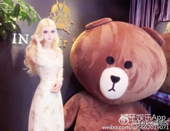 co gai giong bup be Barbie anh 7