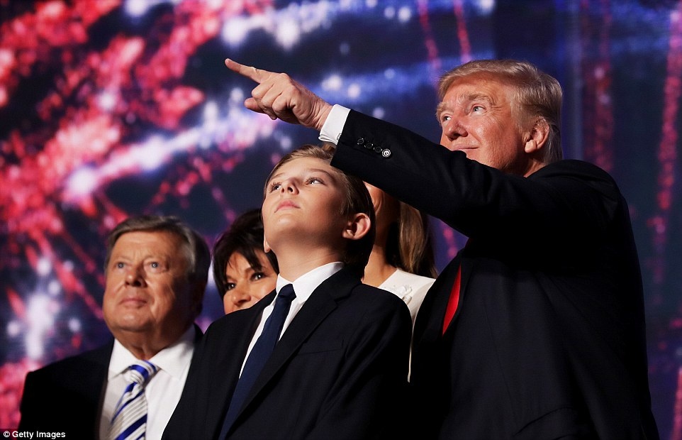 Barron Trump tai Hoi nghi Quoc gia dang Cong hoa hinh anh