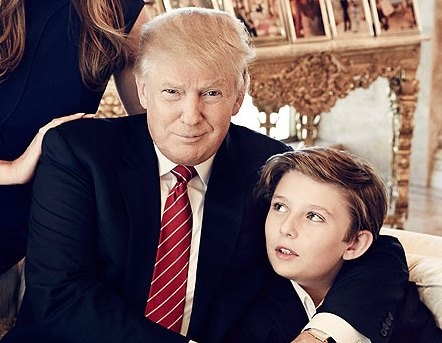 'Tieu Donald Trump' 10 tuoi chi thich mac comple, deo ca vat hinh anh