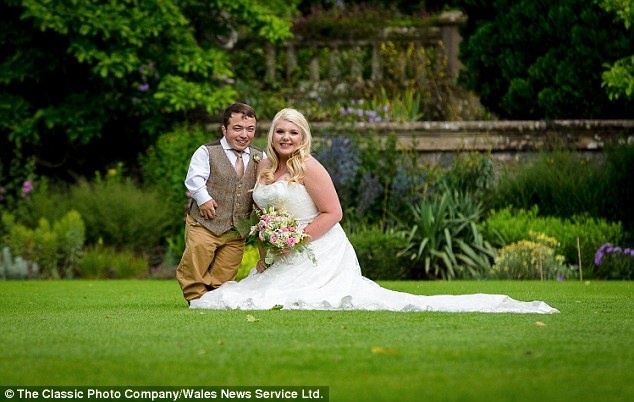 cap doi dua lech anh 1