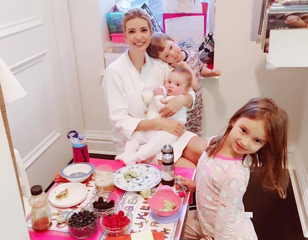 con gai Donald Trump anh 4