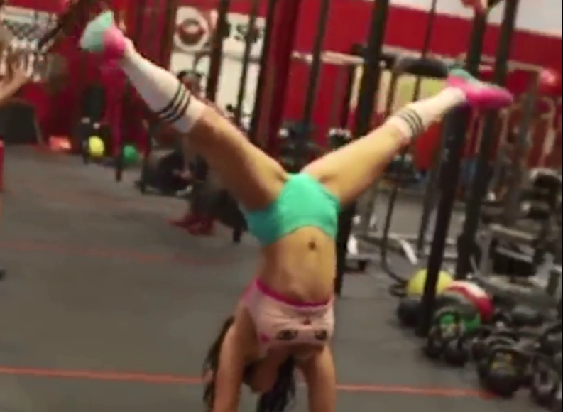 Thu thach Ma-no-canh trong phong gym hinh anh