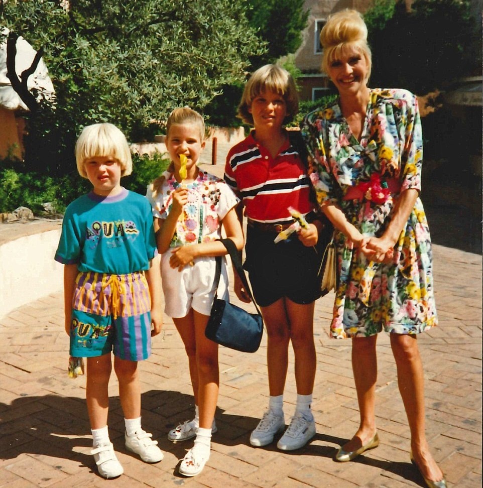 con cua Donald Trump hoi nho anh 2