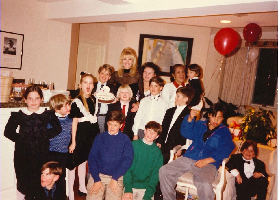 con cua Donald Trump hoi nho anh 11