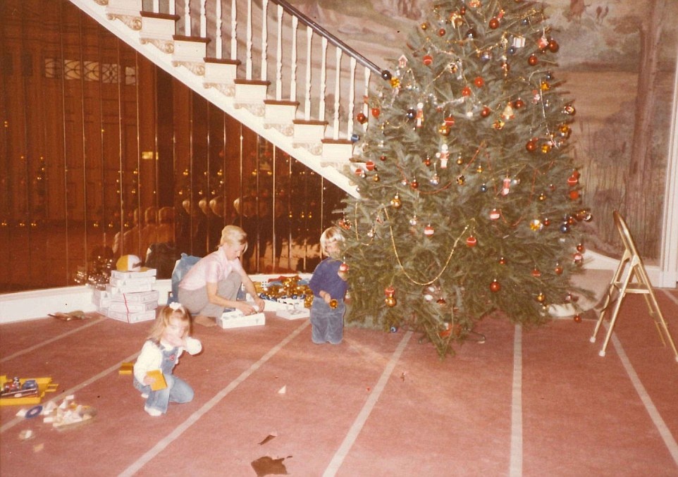 con cua Donald Trump hoi nho anh 14