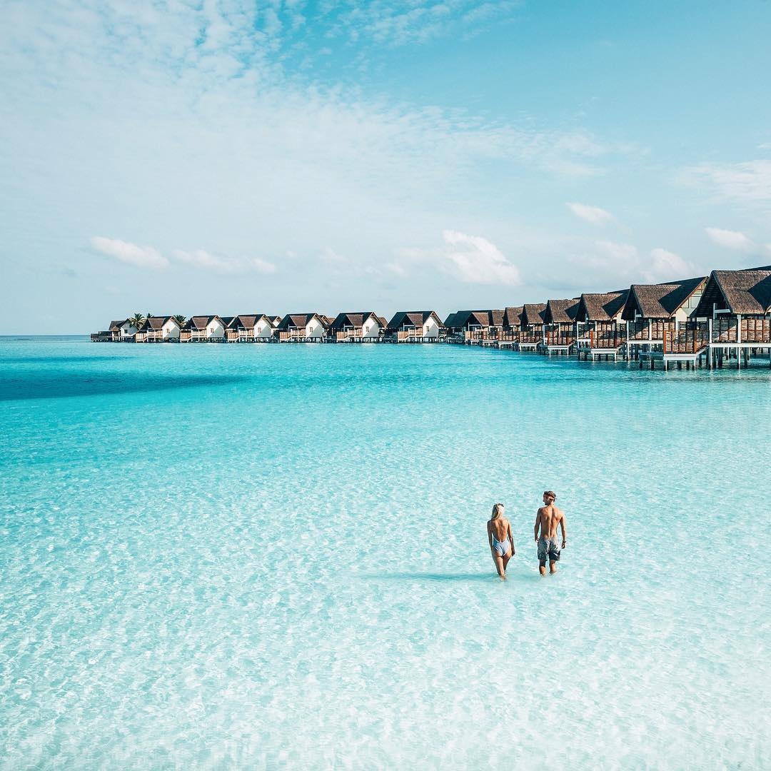 cap doi kiem tien khi du lich anh 6