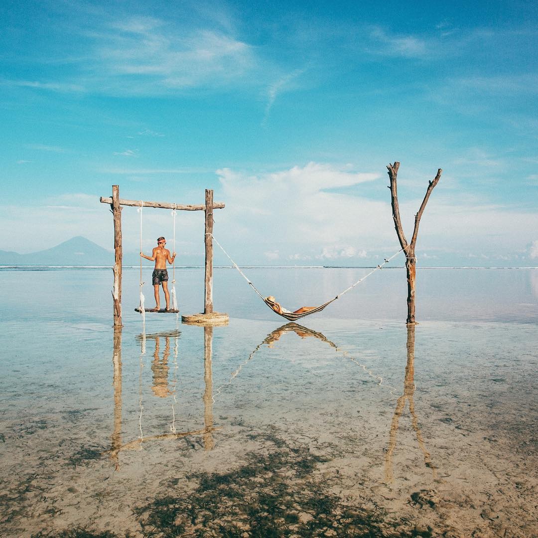 cap doi kiem tien khi du lich anh 7