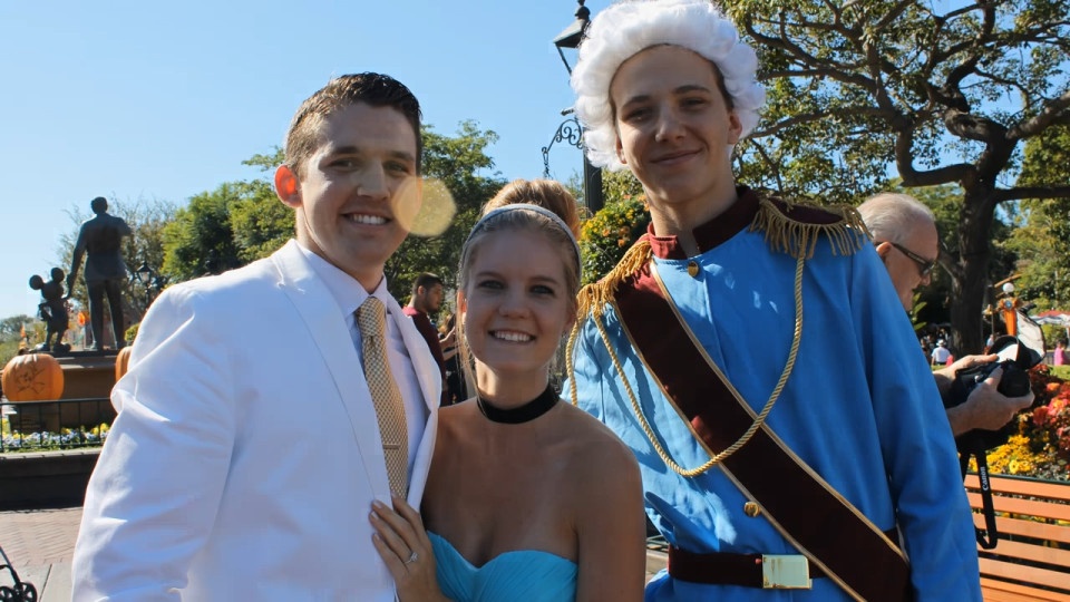 chang trai hoa thanh hoang tu cau hon ban gai anh 3