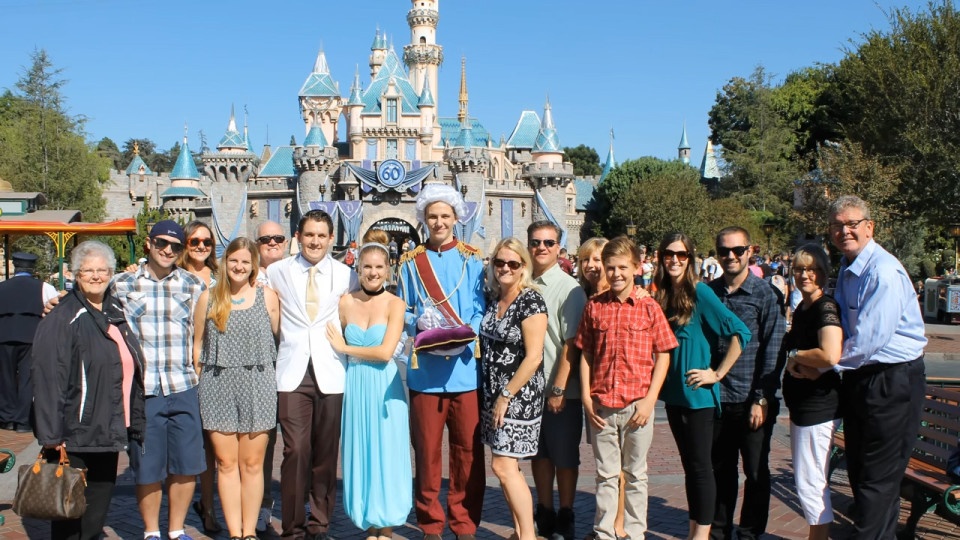 chang trai hoa thanh hoang tu cau hon ban gai anh 8