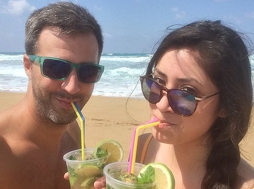 Co gai vuot 2.300 km den gap ban trai quen qua mang hinh anh