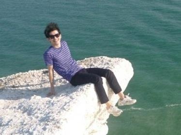 Nhom ban tre tao dang mao hiem tren vach da cao 150 m hinh anh