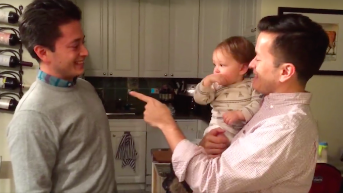 Khi cha co anh em sinh doi hinh anh