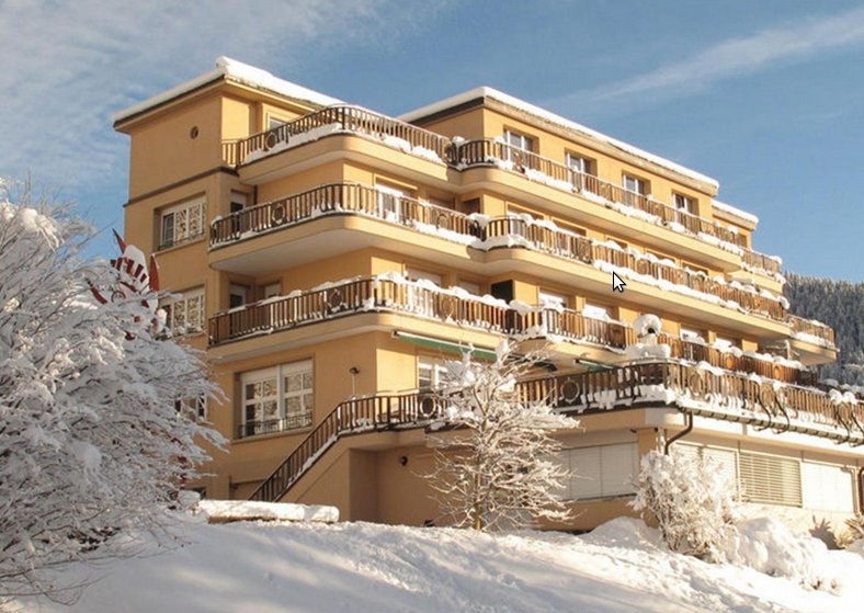 10 truong co hoc phi dat nhat the gioi hinh anh