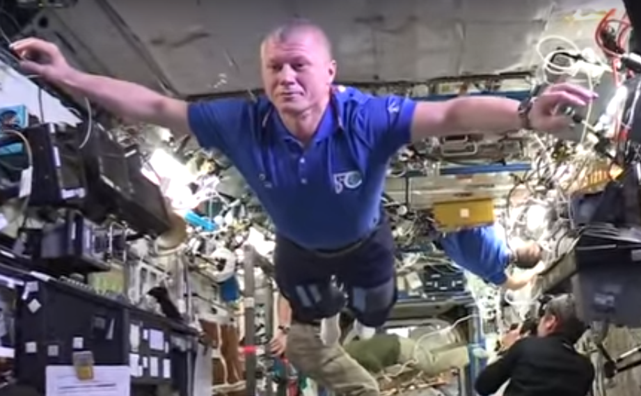 Thu thach Ma-no-canh tren tau vu tru hinh anh