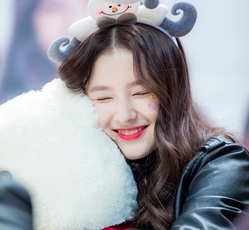 nhan sắc cô gái náo loạn phố đi bộ ảnh 10 nhan sac co gai nao loan pho di bo anh 10