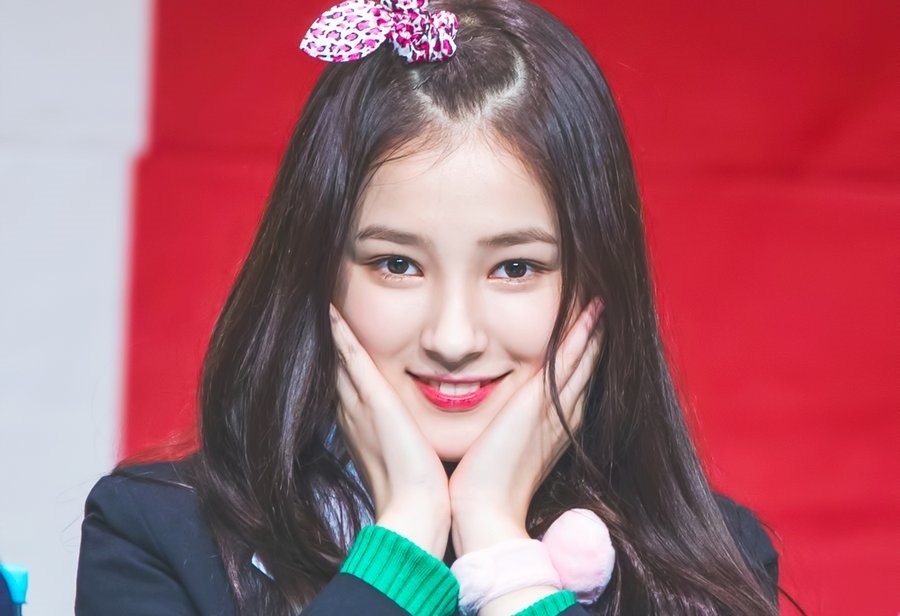 nhan sắc cô gái náo loạn phố đi bộ ảnh 4 nhan sac co gai nao loan pho di bo anh 4