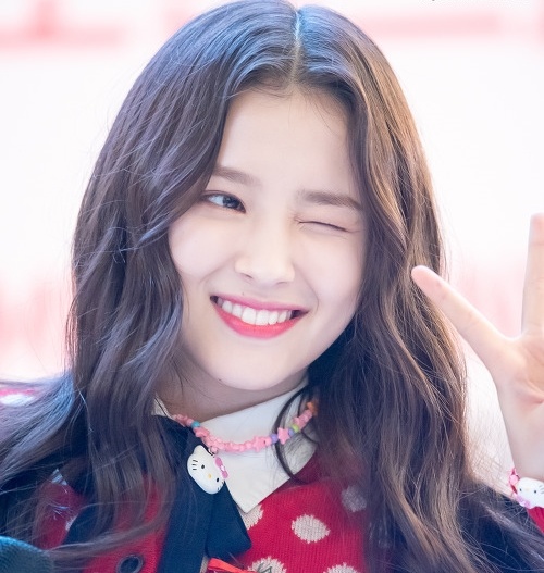 nhan sắc cô gái náo loạn phố đi bộ ảnh 5 nhan sac co gai nao loan pho di bo anh 5