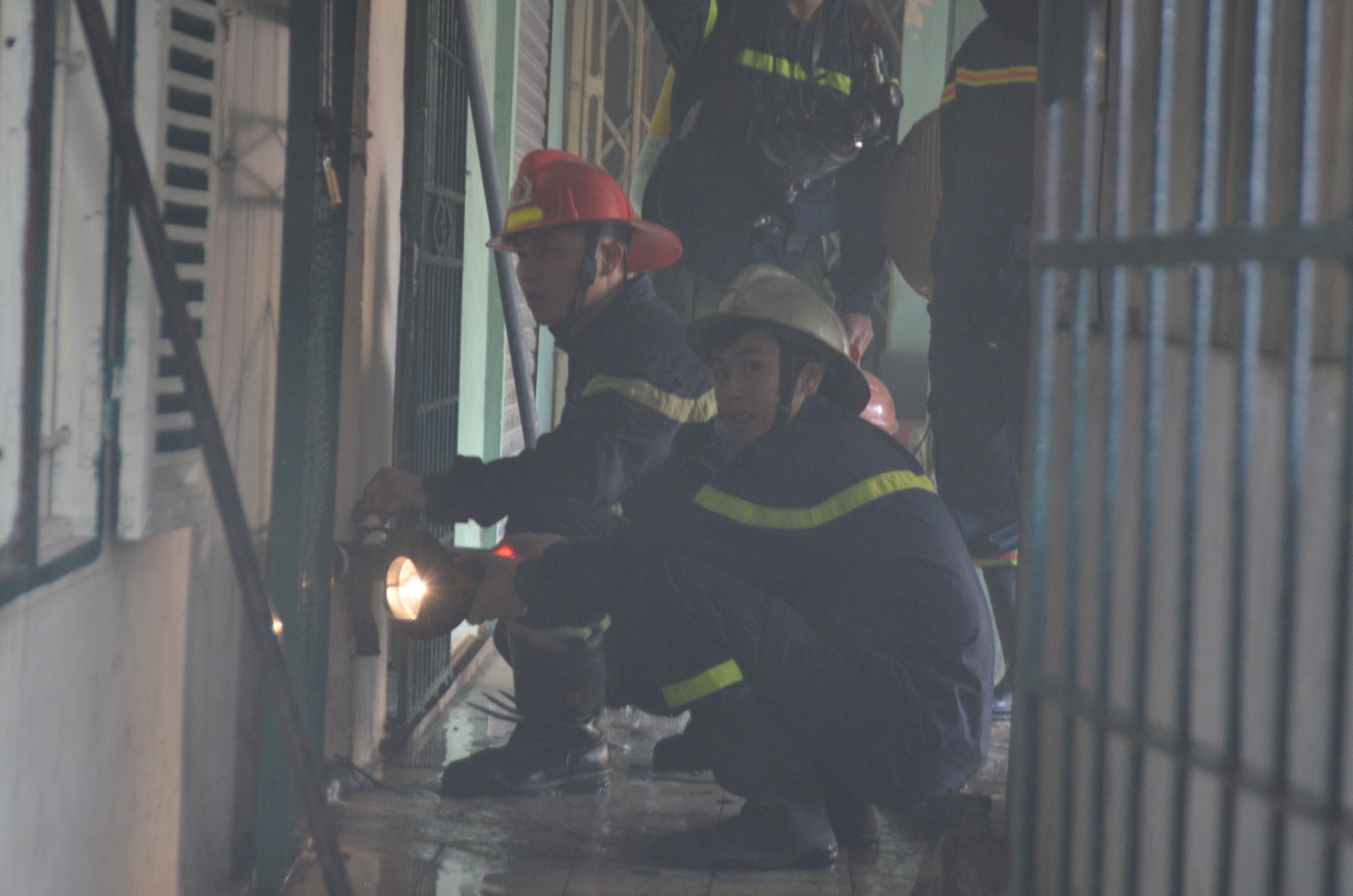 Hoa hoan mong 1 tet do quen thoi tat nen. anh 2