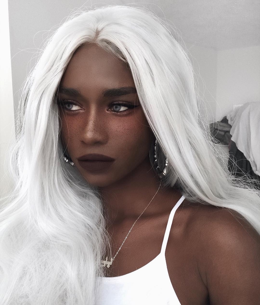 nguoi mau da den toc trang anh 4