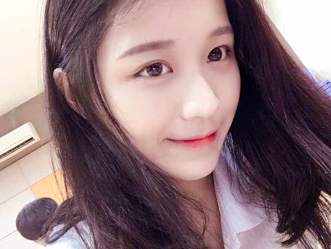 Nhan sac co gai Han Quoc noi bat tai Giong hat Viet 2017 hinh anh