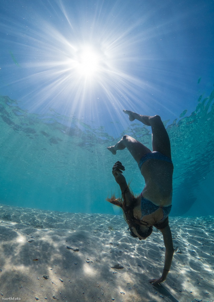 co gai tao dang yoga duoi nuoc anh 5