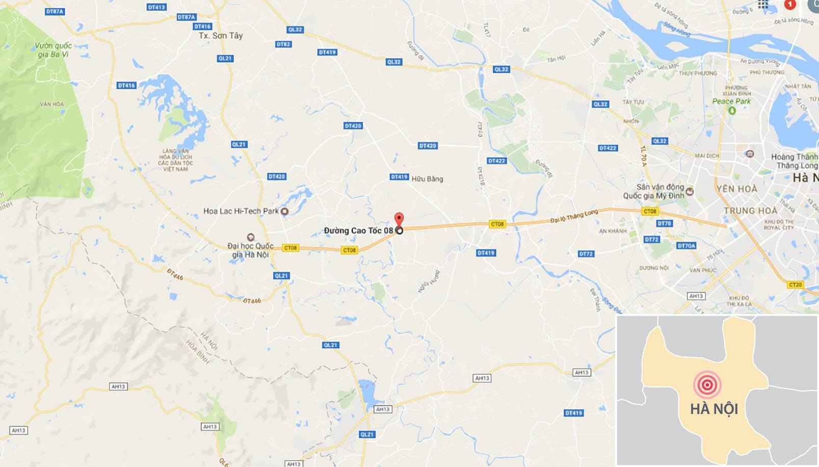 Cháy xe chở hàng trên Đại lộ Thăng Long ảnh 2 Chay xe cho hang tren Dai lo Thang Long anh 2