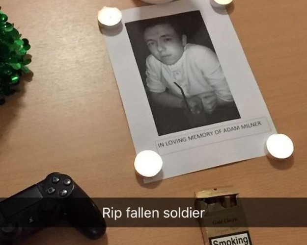 chàng trai được tổ chức tang lễ vì có gấu ảnh 2 chang trai duoc to chuc tang le vi co gau anh 2