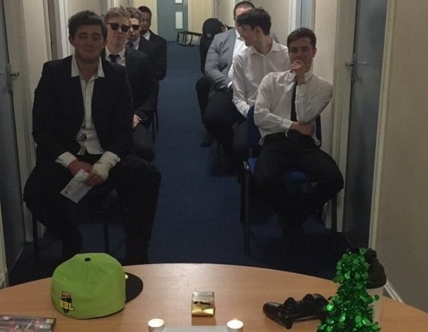 chàng trai được tổ chức tang lễ vì có gấu ảnh 1 chang trai duoc to chuc tang le vi co gau anh 1