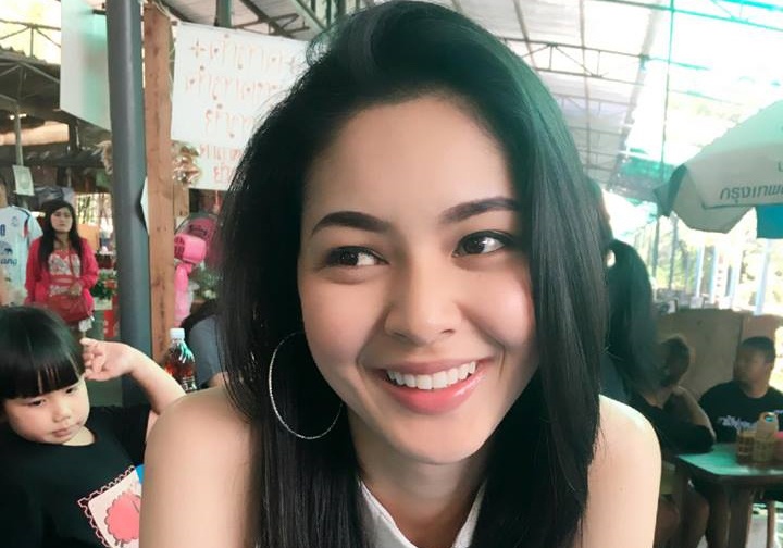 Co gai ban xang bat ngo noi tieng tren mang xa hoi hinh anh