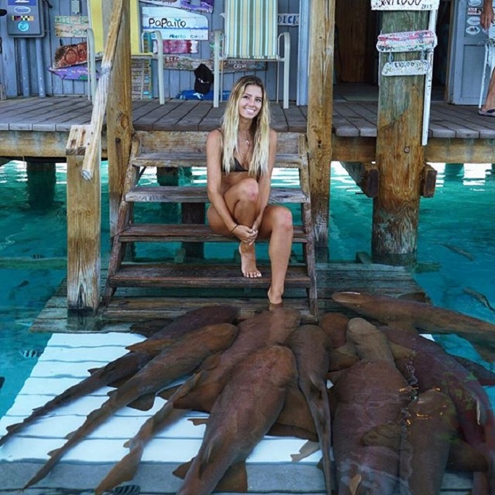 nu sinh chup anh voi dong vat anh 8