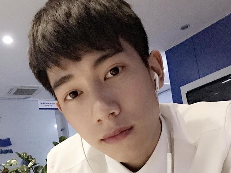 Dan mang tim kiem chang canh sat co dong dep trai hinh anh