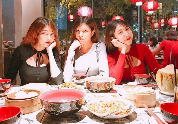 ba chi em xinh dep anh 8