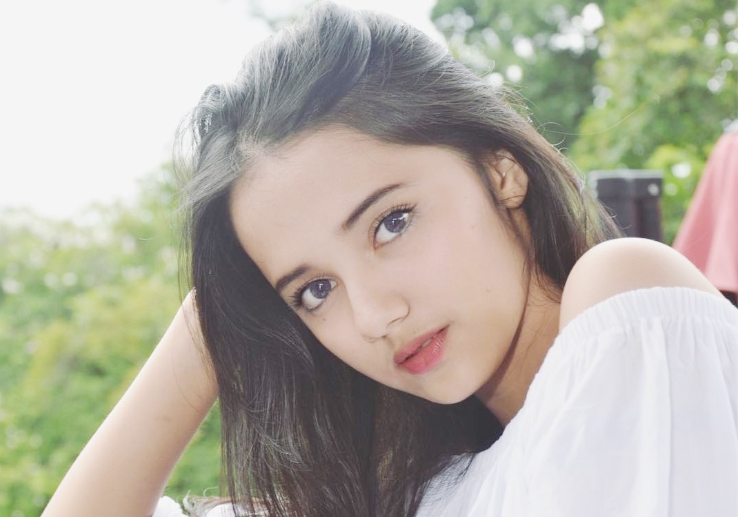 Ve dep thuan khiet cua hot girl Indonesia hinh anh