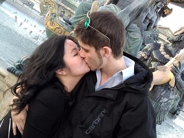 Phan doi nghiet nga cua nu du hoc sinh Trung Quoc hinh anh