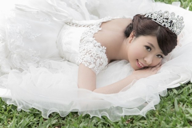 cô gái chụp ảnh cưới một mình ảnh 2 co gai chup anh cuoi mot minh anh 2