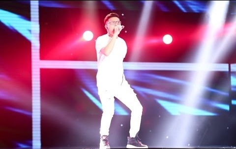 Thi sinh The Voice duoc vi la 'ban sao Tuan Hung' hinh anh