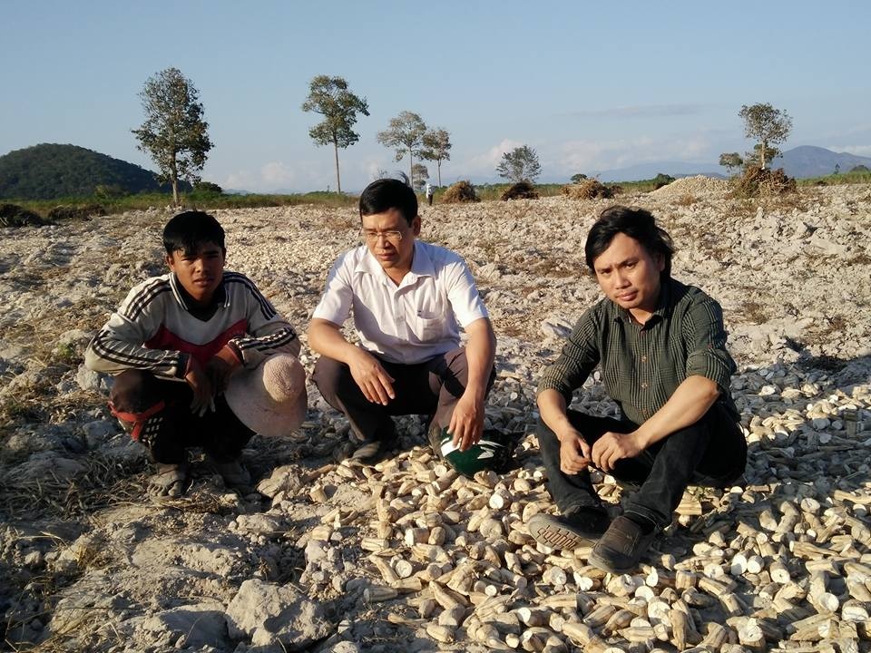 Thầy giáo thuyết phục học trò đi học ảnh 1 Thay giao thuyet phuc hoc tro di hoc anh 1