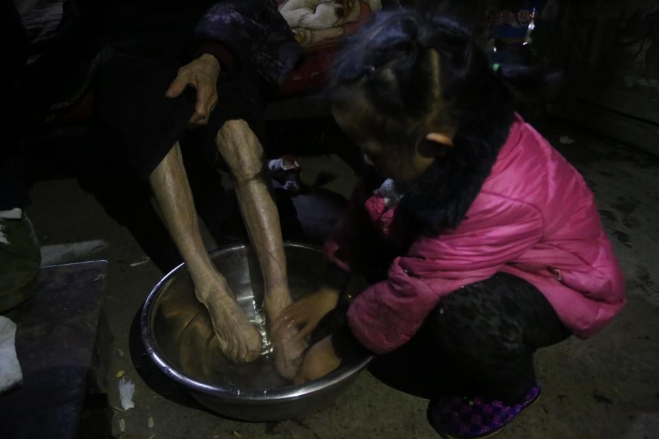 co be mot minh cham ba va cu anh 5