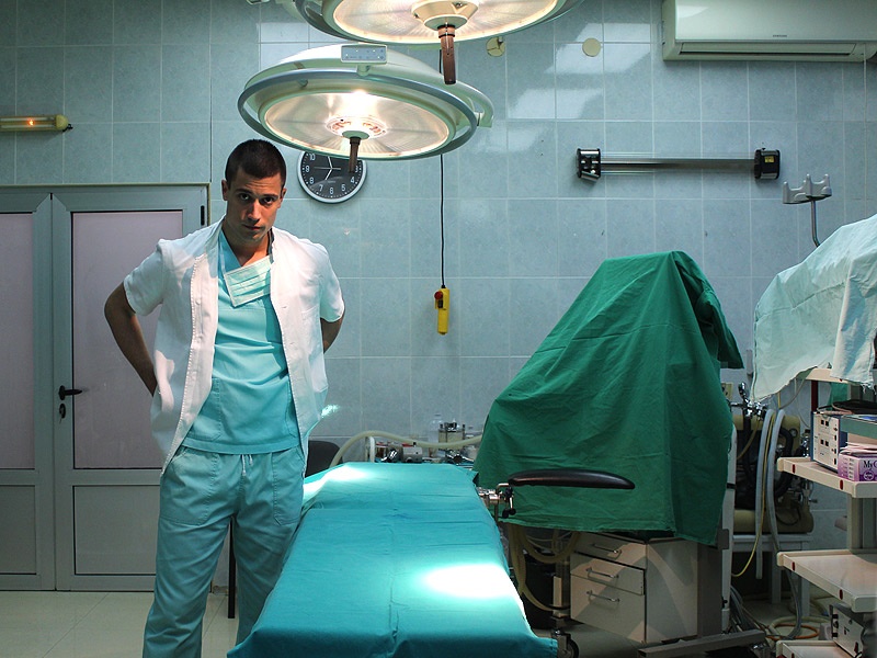 bac si dien trai quyen ru anh 3