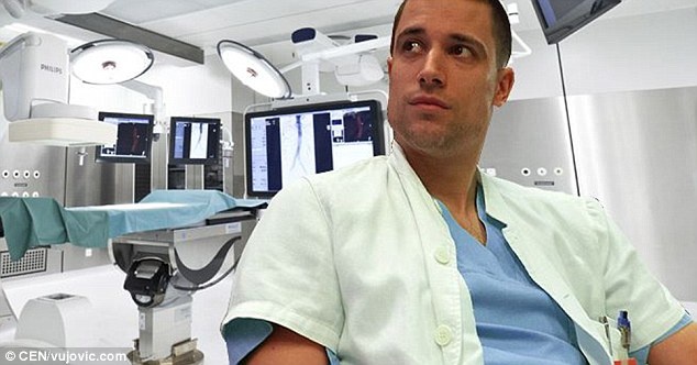 bac si dien trai quyen ru anh 6