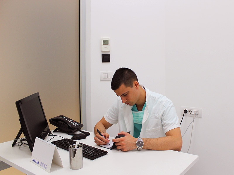 bac si dien trai quyen ru anh 8