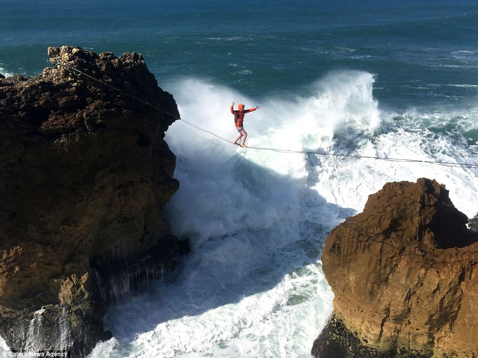 đi thăng bằng giữa đại dương ảnh 2 di thang bang giua dai duong anh 2